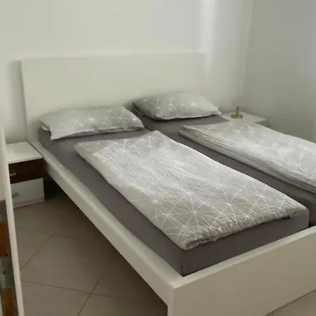 Luca Island Krk / * مالينسكا